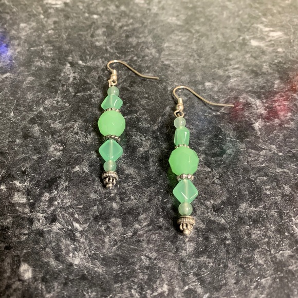 Jewelry - Sea foam Green bead earrings